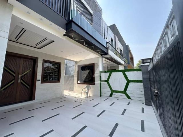 10 Marla Brand New House For Sale In Lake City Sector M2a