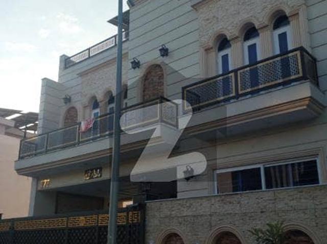 10 Marla Brand New House For Sale Top City1