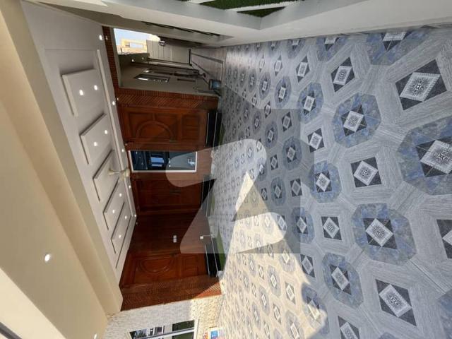 10 Marla Brand New House With Gas Installed For Sale