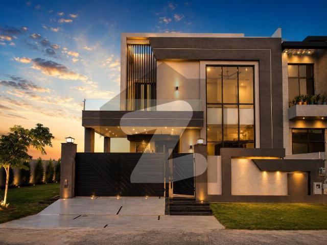 10 marla brand new house top loction near to park dha phase 6