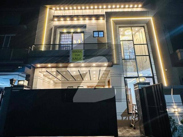 10 Marla Brand New Home For Sale