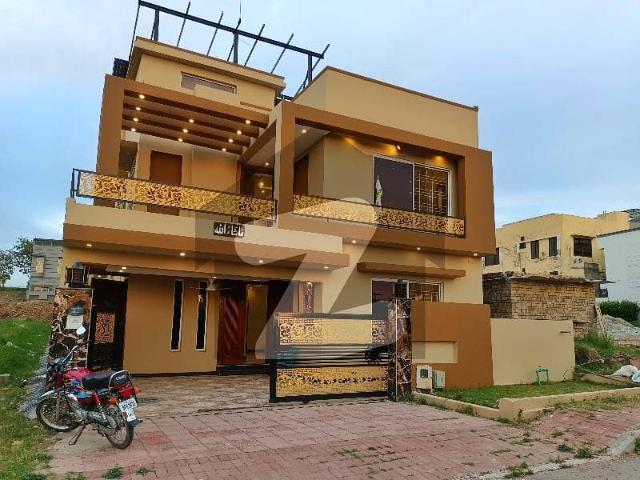 10 Marla Brand New Owner Built House At Very Prime Location