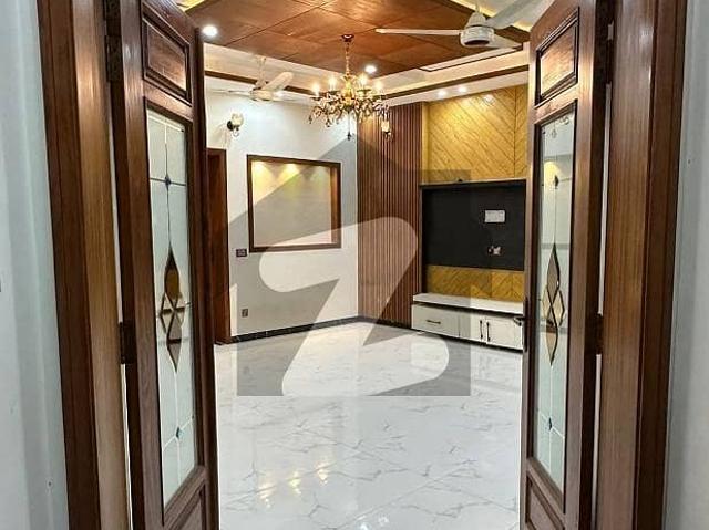 10 Marla brand new lower portion available for rent Overseas B block bahria town Lahore