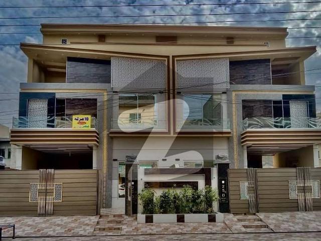 10 Marla Brand New Luxury Modern House All Original Picture attached With Direct Meeting Available For Sale in Airline Society Near UCP