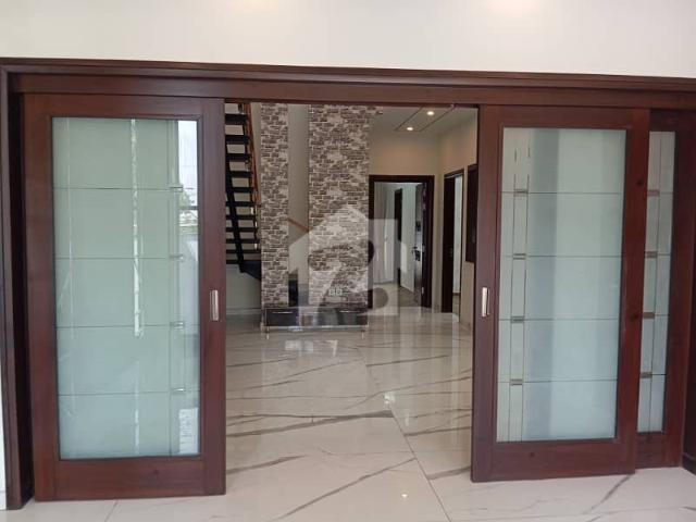 10 marla brand new luxury house available for sale