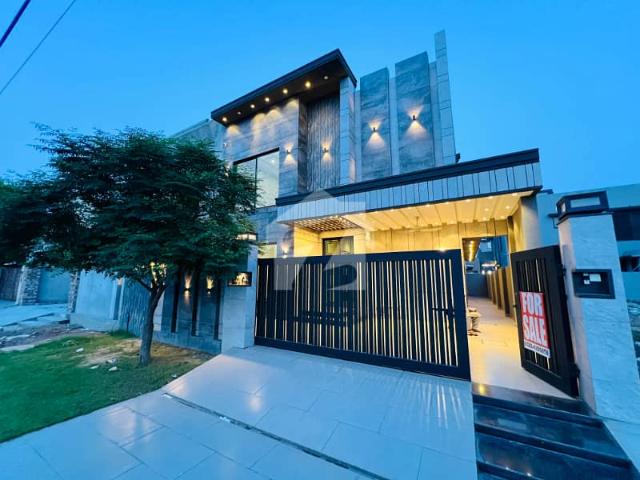 10 Marla Brand New Luxury House Available For Sale In Bahria Town Lahore