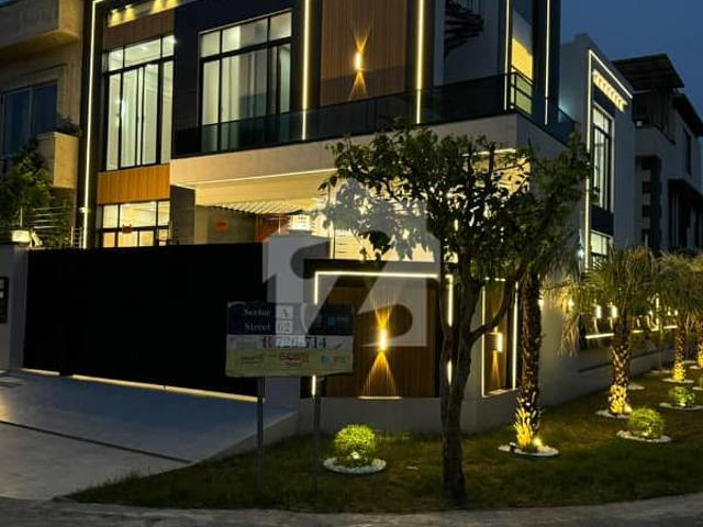 10 Marla Brand New Luxury House Available For Sale In Bahria Town Lahore