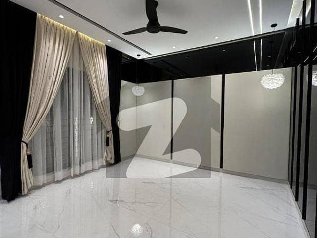 10 Marla Brand New Luxury House Available For Rent In Bahria Town Lahore