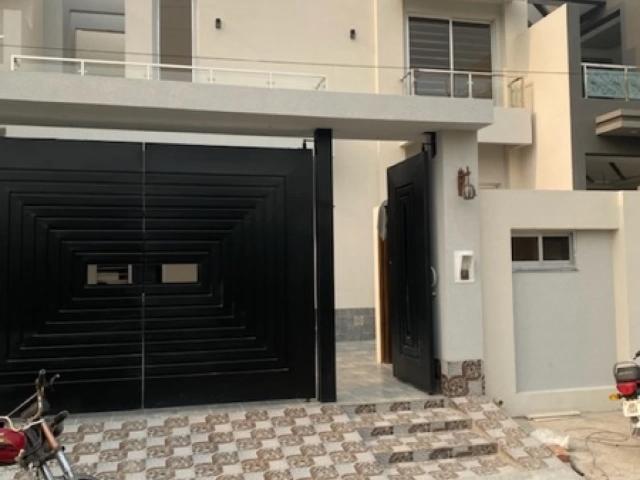 10 Marla brand new luxury House availible for sale in Canal Park Faisalabad Canal Park ID 74182