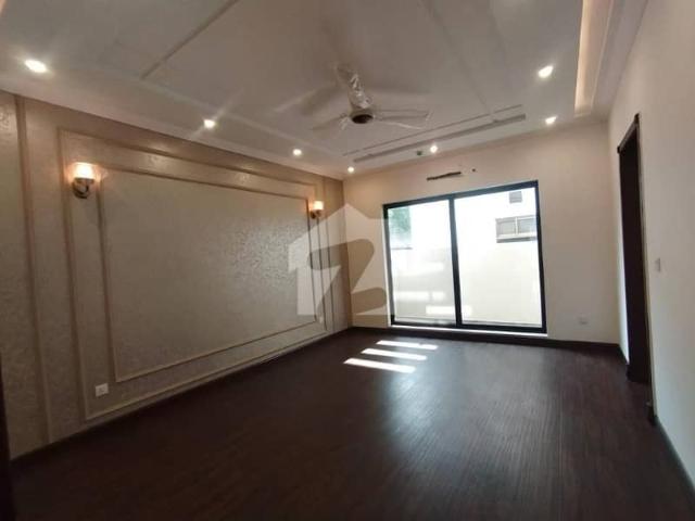 10 Marla Brand New Luxury House For Sale