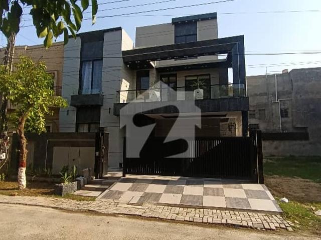 10 Marla Brand New Luxury Ultra Modern Style Super Hot Location Gated Community All Original Picture attached With Direct Owner Available For Sale Abdalian Cooperative Society