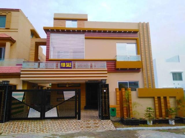 10 Marla Brand New Luxurious House Jasmine Block Bahria Town Lahore Bahria Town ID 02668