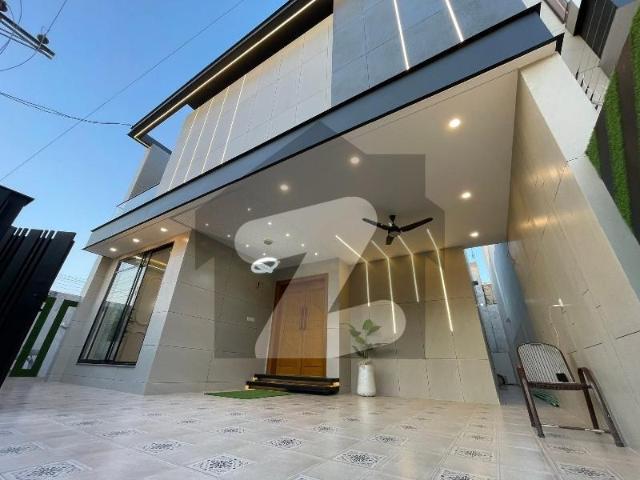 20 Marla Brand New Most Luxurious House Available For Rent in Model Town B Block Model Town Block B