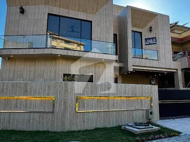 10 Marla Brand New Solid Constructed House For Sale With Front Open