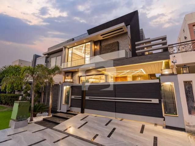 10 Marla Brand New Ultra Modern Near To DHA RAYA House For Sale