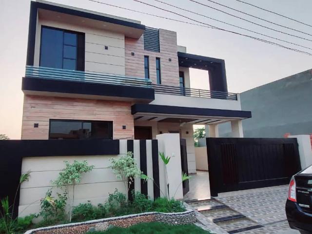 10 marla brand new villa for sale in state life housing society lahore state life housing society id 79432