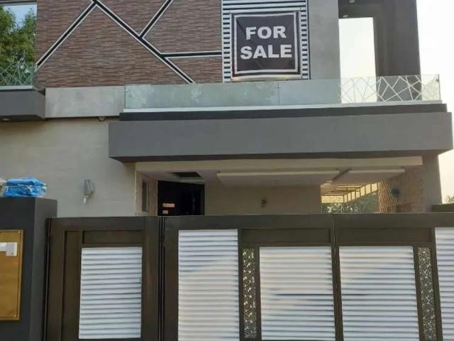 10 Marla Brend New Facing Park House in Southern Block Lahore Bahria Orchard ID 30102