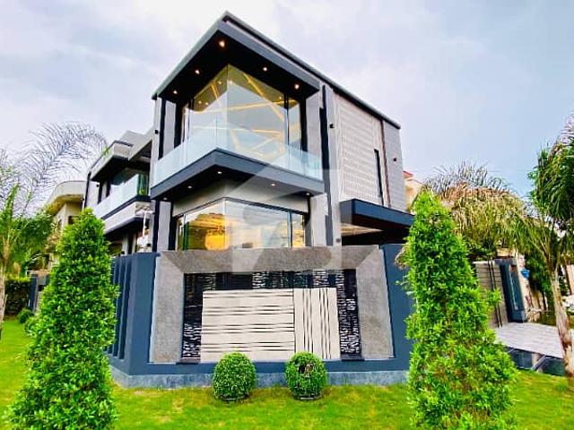 10 Marla Bungalow For Sale In DHA Phase 7