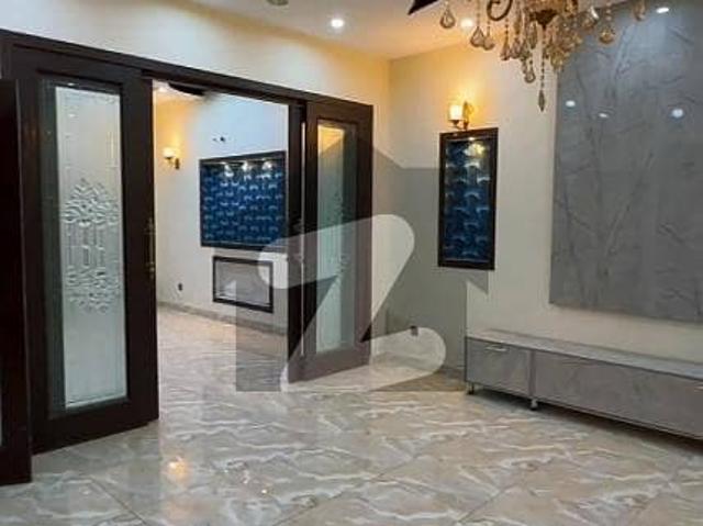 10 Marla Bungalow FOR RENT Bahria Town Ghaznavi Block Lahore