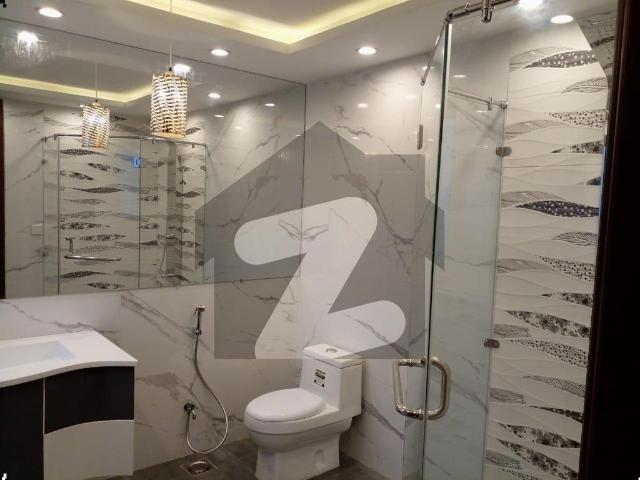 10 marla bungalow is available in the best block of dha phase 4 lahore | 3 bedrooms dha phase 4 block ee