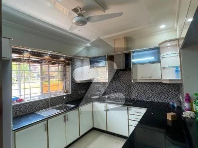 10 Marla Complete House Available For Rent On Prime Location And Reasonable Price Bahria Enclave