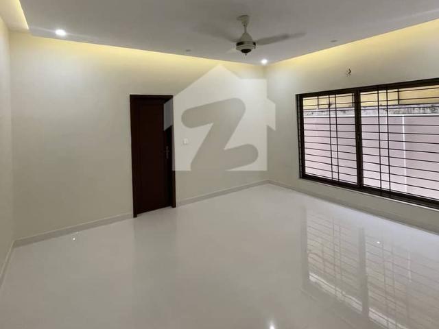 10 Marla Corner House Available For Sale In Sector C1