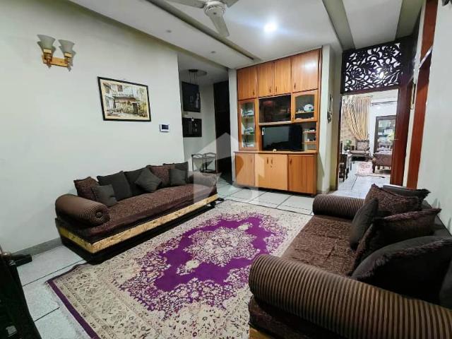 10 Marla Corner House For Sale In Model Town