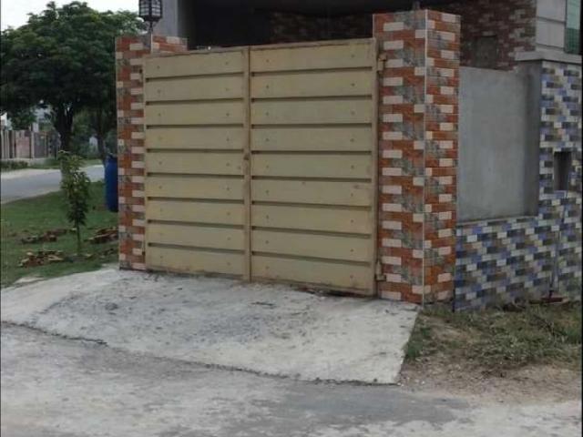 10 Marla Corner House on Main Double Road Quaid e azam Town, Gujranwala ID 64331