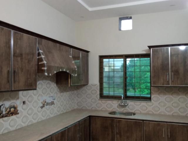10 Marla corner house upper portion Lahore PUNJAB SMALL INDUSTRIES COLONY ID 71710