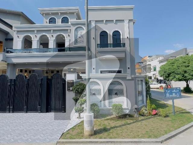 10 Marla Corner Modern Brand New House For Sale In DC Colony