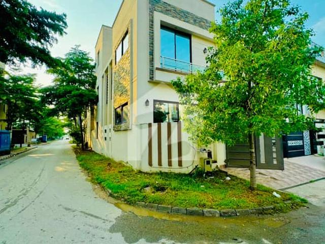 10 Marla Corner Slightly Used House For Sale Lake City Lahore