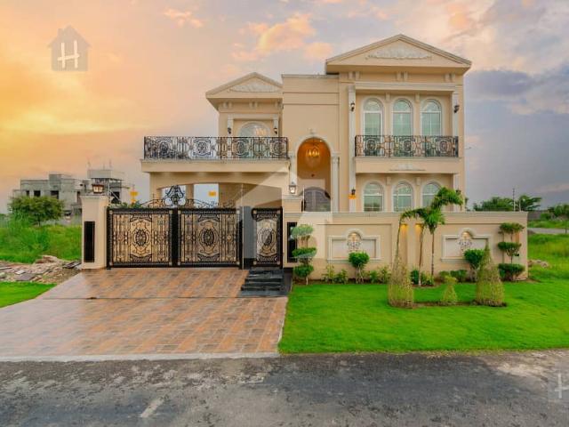 10 Marla Corner Spanish Owner Built House Prime Location