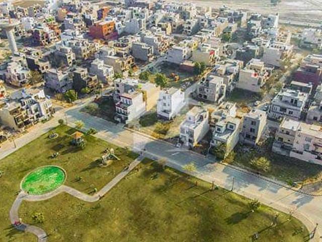 10 Marla Corner Plot Available For Sale