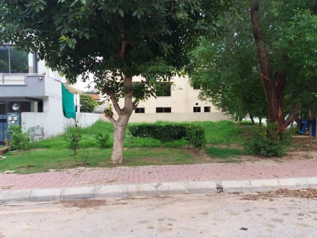 10 Marla Corner Plot On 100 Feet MB Overseas B Block Bahria Town Lahor Lahore Bahria Town ID 81711