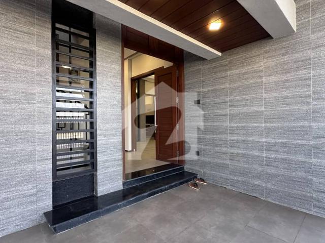 10 Marla Designer Extra Land House Double Unit With Gas Available For Sale. 320 DM