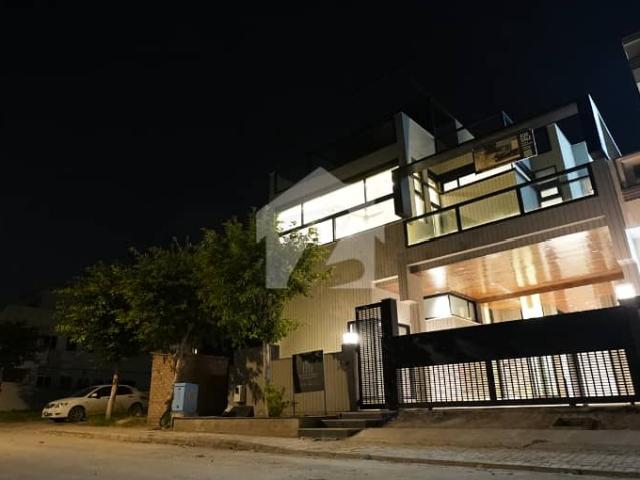 10 Marla Designer House