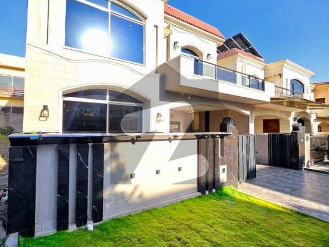 10 Marla Designer House For Sale