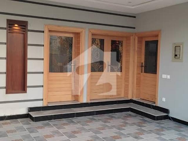 10 Marla Designer House for Sale in Sector J, Bahria Enclave Islamabad