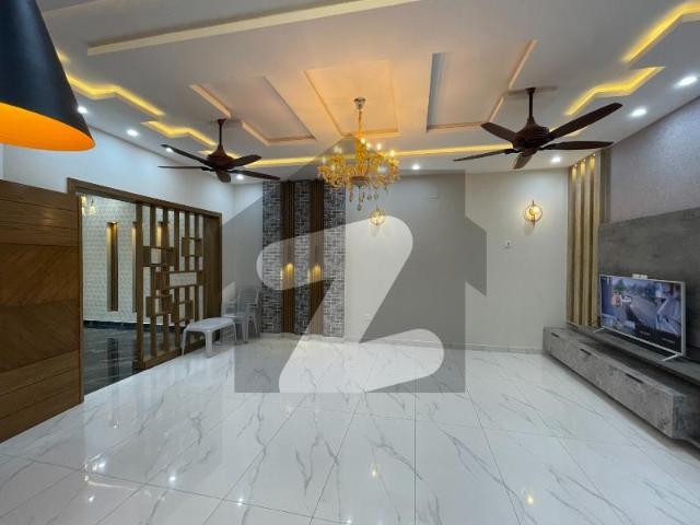 10 Marla Designer House For Sale on 80 FT Road Bahria Town Phase 8 Block E