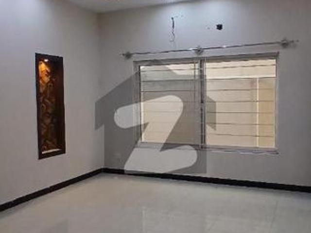 10 marla designer house for rent top city 1
