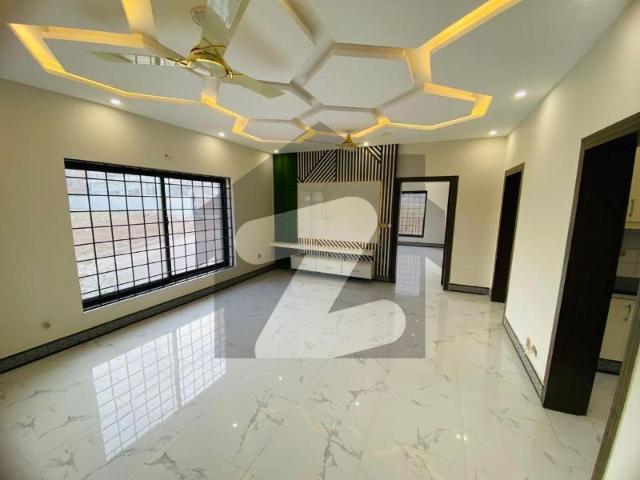 10 Marla Designer House is available For sale in Bahiar Town Phase 8 Rawalpindi Bahria Town Phase 8