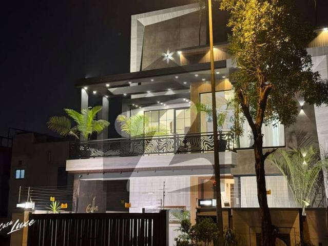 10 Marla Designer House On Hot Location &Amp  Main Boulevard House For Sale On Reasonable Price