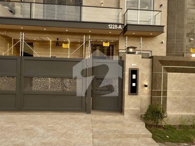 10 Marla Designers House For Sale In Central Park Housing Scheme Lahore