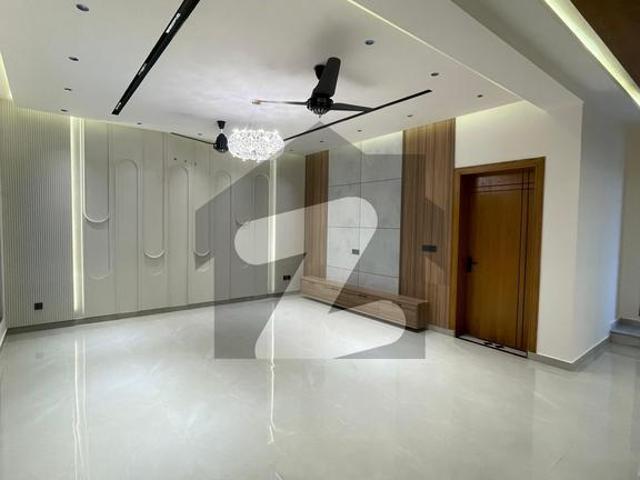 10 Marla Double Gate Corner Designer Brand New House for Sale| Prime Location| Bahria Town Phase 8