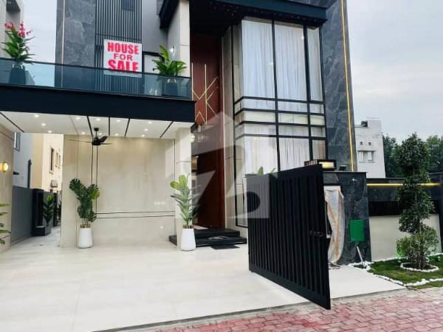 10 Marla Double Highted Architect Designer House For Sale Hot Location