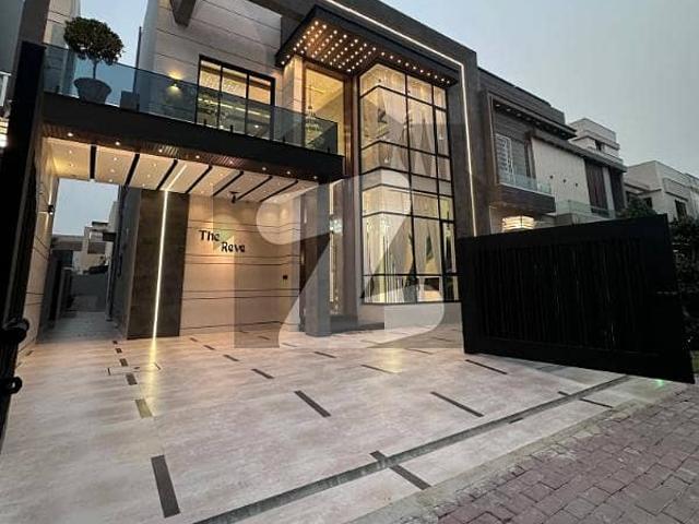 10 Marla double highted Architect Designer house for sale hot location