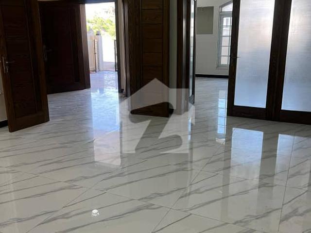 10 Marla Double Storey House Available For Rent