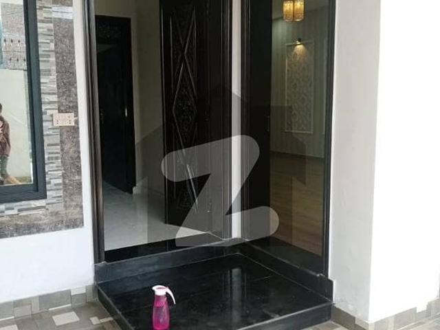 10 Marla Double Storey House For Sale In Khayaban E Sadiq Quaid E Azam Block