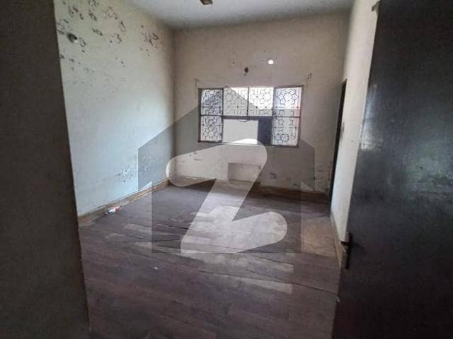 10 Marla Double Storey Separate House For Office Use And Godam At Prime Location