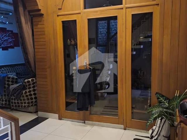 10 marla double story beautifull house available for sale